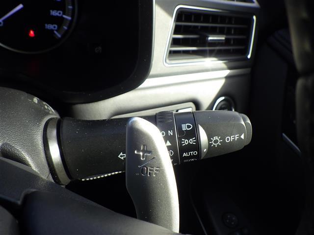 デリカＤ：５ シャモニー　登録済未使用車　両側電動　エレクトリックテールゲート　ｅ－Ａｓｓｉｓｔ　パワーシート　シートヒーター　純正１８インチアルミホイル（13枚目）