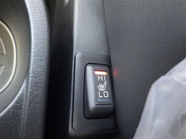 デリカＤ：５ シャモニー　登録済未使用車　両側電動　エレクトリックテールゲート　ｅ－Ａｓｓｉｓｔ　パワーシート　シートヒーター　純正１８インチアルミホイル（14枚目）