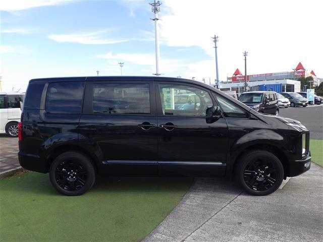 デリカＤ：５ シャモニー　登録済未使用車　両側電動　エレクトリックテールゲート　ｅ－Ａｓｓｉｓｔ　パワーシート　シートヒーター　純正１８インチアルミホイル（34枚目）