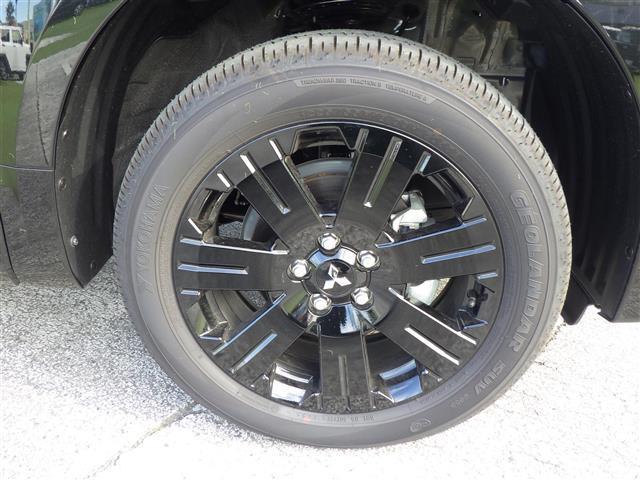 デリカＤ：５ シャモニー　登録済未使用車　両側電動　エレクトリックテールゲート　ｅ－Ａｓｓｉｓｔ　パワーシート　シートヒーター　純正１８インチアルミホイル（39枚目）