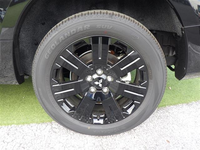 デリカＤ：５ シャモニー　登録済未使用車　両側電動　エレクトリックテールゲート　ｅ－Ａｓｓｉｓｔ　パワーシート　シートヒーター　純正１８インチアルミホイル（42枚目）