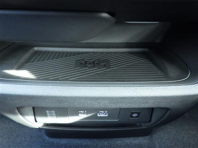 セレナ ｅ－パワー　ハイウェイスターＶ　登録済未使用車　全方位　１２．３型純正ナビ　ＴＶ　ＢＴ　エマブレ　プロパイ　インテリジェントクルーズコントロール　ハンズフリー両側電動　インテリジェントルームミラー　置充　ＥＴＣ　コーナーセンサー（16枚目）