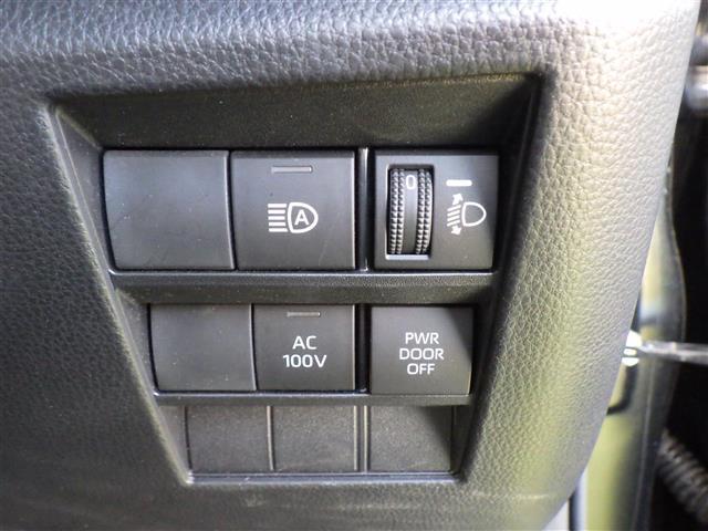 ノア ハイブリッドＳ－Ｚ　１０．５型純正ナビ　ＴＶ　ＢＴ　両側電動　ドラレコ　Ｔｏｙｏｔａ　Ｓａｆｅｔｙ　シートヒーター　ＥＴＣ　ＬＥＤヘッドライト　クリアランスソナー　純正１７インチアルミホイル（17枚目）