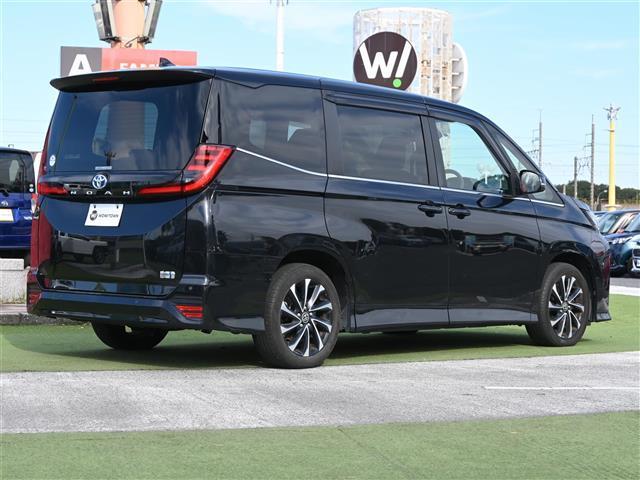 ノア ハイブリッドＳ－Ｚ　１０．５型純正ナビ　ＴＶ　ＢＴ　両側電動　ドラレコ　Ｔｏｙｏｔａ　Ｓａｆｅｔｙ　シートヒーター　ＥＴＣ　ＬＥＤヘッドライト　クリアランスソナー　純正１７インチアルミホイル（36枚目）