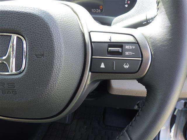 フリード ｅ：ＨＥＶエアー　ＥＸ　全方位　１１．４型純正ナビ　ＴＶ　ＢＴ　ホンダセンシング　両側電動　シートヒーター　ドラレコ　ＥＴＣ　ＬＥＤヘッドライト　ウインカーミラー　コーナーセンサー　純正１５インチアルミホイル（10枚目）