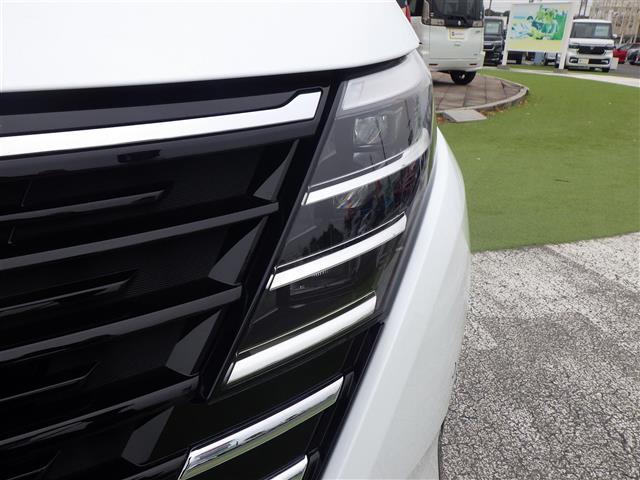 セレナ ｅ－パワー　ハイウェイスターＶ　登録済未使用車　全方位　１２．３型純正ナビ　ＴＶ　ＢＴ　プロパイ　エマブレ　インテリジェントクルーズコントロール　インテリジェントルームミラー　置充　ハンズフリー両側電動　ＥＴＣ　コーナーセンサー（28枚目）