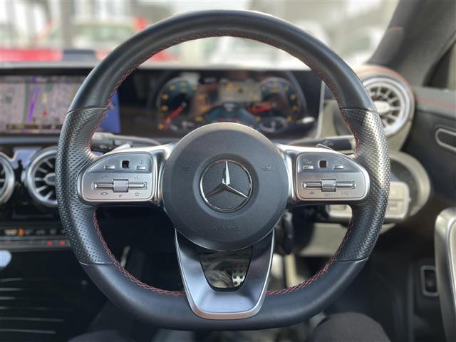 ＣＬＡクラス シューティングブレーク ＣＬＡ１８０　シューティングブレーク　ＡＭＧライン　パノラマＳＲ　ＨＵＤ　パワーシート　ワイヤレス充電　パワーバックドア　シートヒーター　純正ＨＤＤナビ　バックカメラ　地デジ　純正１８インチＡＷ　ＬＥＤライト　ＵＳＢ／Ｂｌｕｅｔｏｏｔｈ（2枚目）