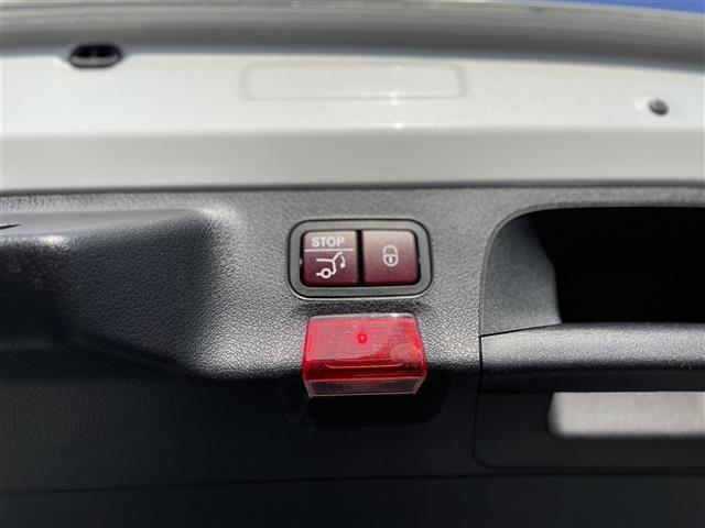 ＣＬＡクラス シューティングブレーク ＣＬＡ１８０　シューティングブレーク　ＡＭＧライン　パノラマＳＲ　ＨＵＤ　パワーシート　ワイヤレス充電　パワーバックドア　シートヒーター　純正ＨＤＤナビ　バックカメラ　地デジ　純正１８インチＡＷ　ＬＥＤライト　ＵＳＢ／Ｂｌｕｅｔｏｏｔｈ（11枚目）