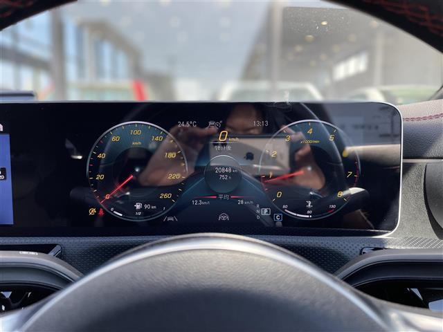 ＣＬＡクラス シューティングブレーク ＣＬＡ１８０　シューティングブレーク　ＡＭＧライン　パノラマＳＲ　ＨＵＤ　パワーシート　ワイヤレス充電　パワーバックドア　シートヒーター　純正ＨＤＤナビ　バックカメラ　地デジ　純正１８インチＡＷ　ＬＥＤライト　ＵＳＢ／Ｂｌｕｅｔｏｏｔｈ（13枚目）