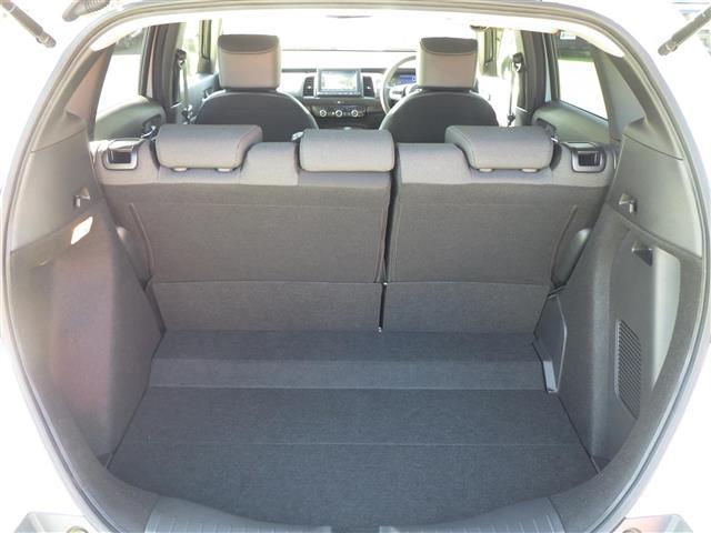 フィット ｅ：ＨＥＶクロスター（22枚目）