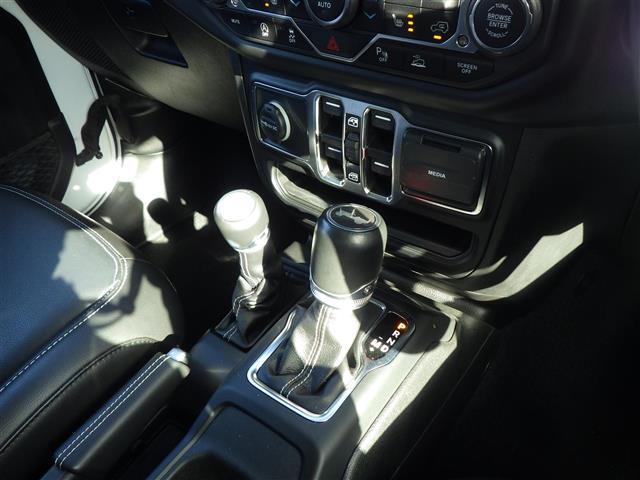 ジープ・ラングラーアンリミテッド サハラ(12枚目)