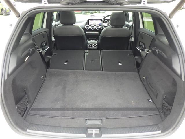 Bクラス B180 AMGライン レザーEXC パノラマSR 黒革シート パワーシート シートヒーター パワーバックドア ワイヤレス充電 純正HDDナビ 360°カメラ 地デジ Bluetooth AppleCarPlay対応(23枚目)