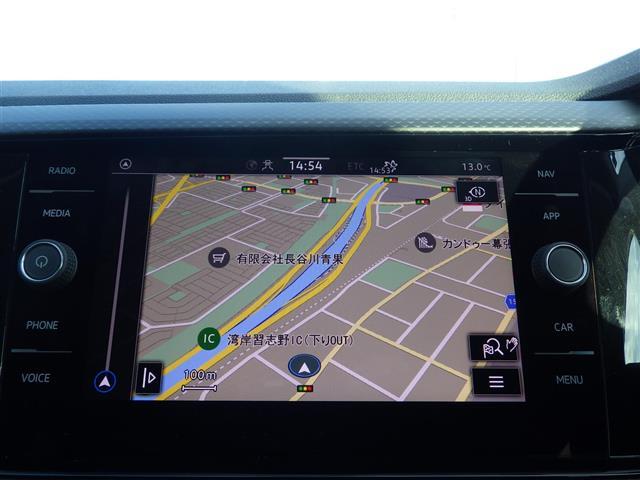 Ｔ－クロス ＴＳＩ　アクティブ　純正ｄｉｓｃｏｖｅｒｐｒｏナビ　ＡｐｐｌｅＣａｒＰｌａｙ／ＡｎｄｒｏｉｄＡｕｔｏ　ＡＣＣ　コーナーセンサー　ＬＥＤライト　ＵＳＢ（ｔｙｐｅＣ）　リアトラフィック　純正１６インチＡＷ　ステアリングＳ（2枚目）