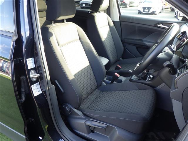 Ｔ－クロス ＴＳＩ　アクティブ　純正ｄｉｓｃｏｖｅｒｐｒｏナビ　ＡｐｐｌｅＣａｒＰｌａｙ／ＡｎｄｒｏｉｄＡｕｔｏ　ＡＣＣ　コーナーセンサー　ＬＥＤライト　ＵＳＢ（ｔｙｐｅＣ）　リアトラフィック　純正１６インチＡＷ　ステアリングＳ（21枚目）