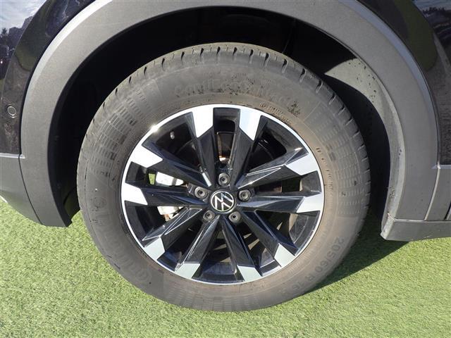 Ｔ－クロス ＴＳＩ　アクティブ　純正ｄｉｓｃｏｖｅｒｐｒｏナビ　ＡｐｐｌｅＣａｒＰｌａｙ／ＡｎｄｒｏｉｄＡｕｔｏ　ＡＣＣ　コーナーセンサー　ＬＥＤライト　ＵＳＢ（ｔｙｐｅＣ）　リアトラフィック　純正１６インチＡＷ　ステアリングＳ（40枚目）