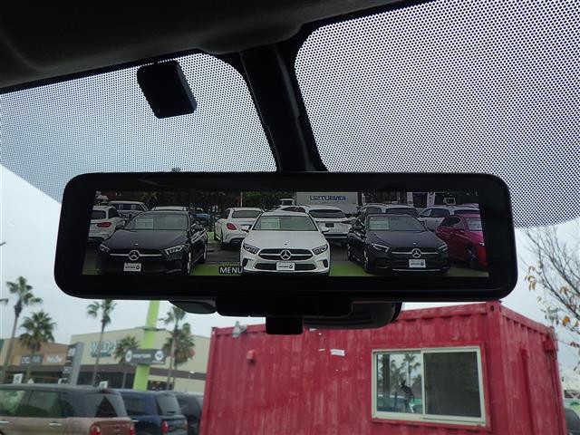 気になる車はすぐにお問い合わせください！画面右側の００６６から始まる無料ダイヤルからお問い合わせ下さい！専門スタッフがお車のご質問にお答えいたします！