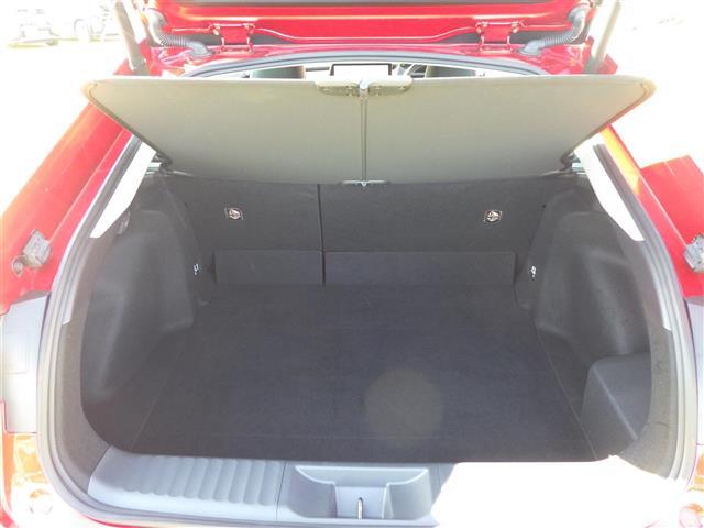 プリウス Z 禁煙 全周囲カメラ 電動リアハッチ ETC2.0 トヨタセーフティセンス レーダークルーズ ステアリングヒーター 純正アルミ パワーシート 地デジ シートヒーター エアーシート ディスプレイオーディオ(22枚目)