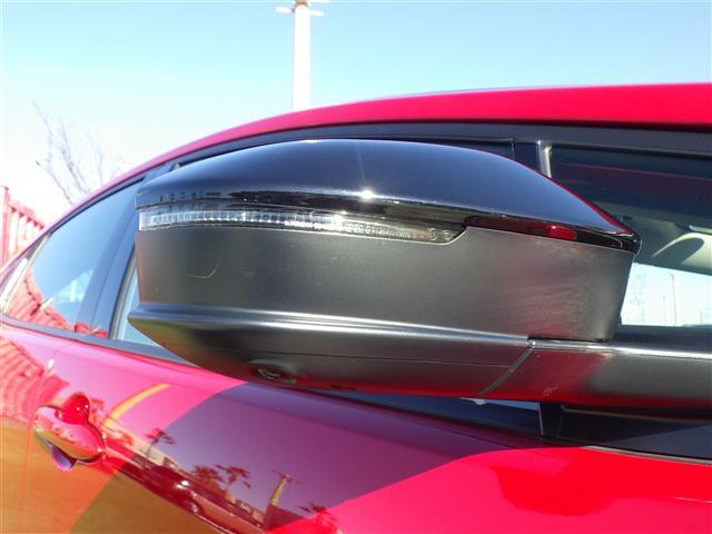 プリウス Z 禁煙 全周囲カメラ 電動リアハッチ ETC2.0 トヨタセーフティセンス レーダークルーズ ステアリングヒーター 純正アルミ パワーシート 地デジ シートヒーター エアーシート ディスプレイオーディオ(31枚目)