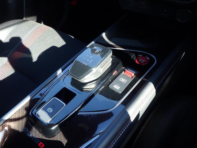 オーラ ニスモ　禁煙　メーカーＯＰナビ　寒冷地仕様車　全周囲　プロパイロット　ステアリングヒーター　ＥＴＣ２．０　ワイヤレス充電器　デジタルインナーミラー　純正１７インチアルミ　衝突被害軽減ブレーキ　レーダークルーズ（15枚目）