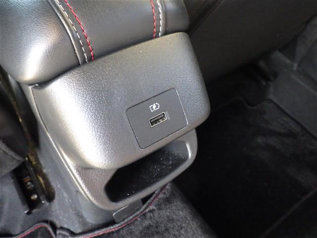 オーラ ニスモ　禁煙　メーカーＯＰナビ　寒冷地仕様車　全周囲　プロパイロット　ステアリングヒーター　ＥＴＣ２．０　ワイヤレス充電器　デジタルインナーミラー　純正１７インチアルミ　衝突被害軽減ブレーキ　レーダークルーズ（18枚目）