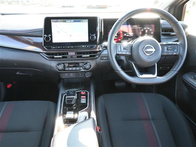 オーラ ニスモ　禁煙　メーカーＯＰナビ　寒冷地仕様車　全周囲　プロパイロット　ステアリングヒーター　ＥＴＣ２．０　ワイヤレス充電器　デジタルインナーミラー　純正１７インチアルミ　衝突被害軽減ブレーキ　レーダークルーズ（42枚目）