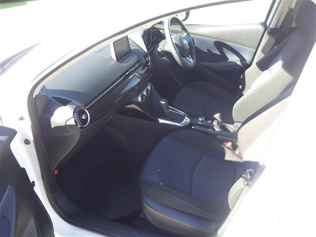 デミオ 13S 純正ナビ 地デジTV LEDコンフォートパッケージ DVD CD Bluetooth Bカメラ ETC LEDヘッドライト ウインカーミラー サイド カーテンエアバッグ スマートシティブレーキサポート(21枚目)