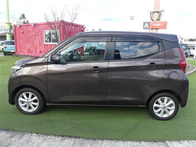 デイズ Ｘ　エマージェンシーブレーキ　純正ナビ　フルセグＴＶ　ＢＴ接続　アラウンドビューモニター　前後ドライブレコーダー　純正１４インチアルミホイール　スマートキー　プッシュスタート　スペアキー　禁煙車（32枚目）