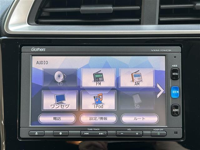 ベースグレード　純正ナビ　Ｂｌｕｅｔｏｏｔｈ　ワンセグＴＶ　バックカメラ　ＥＴＣ　前後ドライブレコーダー　スマートキー　純正フロアマット　ドアバイザー　電動格納ミラー　スタッドレスタイヤ積込(6枚目)