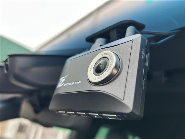 ハリアー Ｚ　レザーパッケージ　純正１２．３型ディスプレイオーディオ　ＪＢＬプレミアムサウンドシステム　ワンオーナー　パノラミックビューモニター　レーダークルーズコントロール　デジタルインナーミラー　パワーバックドア　本革シート（11枚目）