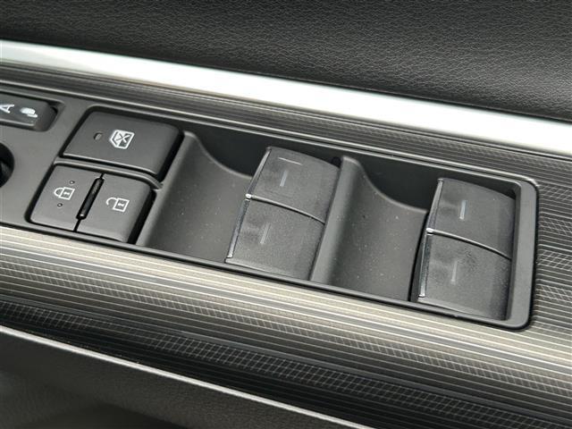 ハリアー Ｚ　レザーパッケージ　純正１２．３型ディスプレイオーディオ　ＪＢＬプレミアムサウンドシステム　ワンオーナー　パノラミックビューモニター　レーダークルーズコントロール　デジタルインナーミラー　パワーバックドア　本革シート（30枚目）