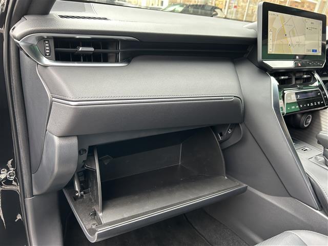 ハリアー Ｚ　レザーパッケージ　純正１２．３型ディスプレイオーディオ　ＪＢＬプレミアムサウンドシステム　ワンオーナー　パノラミックビューモニター　レーダークルーズコントロール　デジタルインナーミラー　パワーバックドア　本革シート（34枚目）
