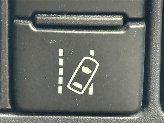 ヴォクシー ハイブリッドV 純正10インチナビ 純正フリップダウン フルセグ 両側パワースライド 前席シートヒーター プリクラッシュセーフティ クルーズコントロール バックカメラ ETC2.0  LEDライト レーンキープ(11枚目)