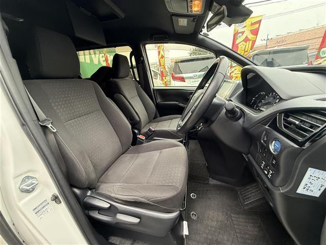 ヴォクシー ハイブリッドV 純正10インチナビ 純正フリップダウン フルセグ 両側パワースライド 前席シートヒーター プリクラッシュセーフティ クルーズコントロール バックカメラ ETC2.0  LEDライト レーンキープ(14枚目)