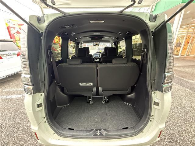 ヴォクシー ハイブリッドV 純正10インチナビ 純正フリップダウン フルセグ 両側パワースライド 前席シートヒーター プリクラッシュセーフティ クルーズコントロール バックカメラ ETC2.0  LEDライト レーンキープ(35枚目)