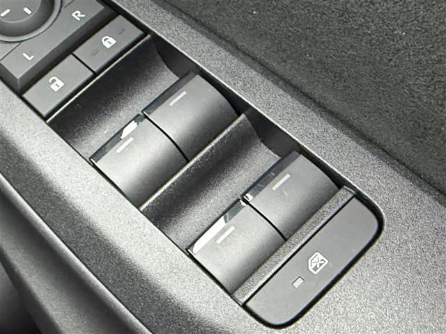 ヤリスクロス ハイブリッドZ ETC バックカメラ シートヒーター アダプティブクルーズコントロール オートマチックハイビーム オートライト 衝突防止システム LEDヘッドランプ レーンアシスト クリアランスソナー スマートキー(22枚目)