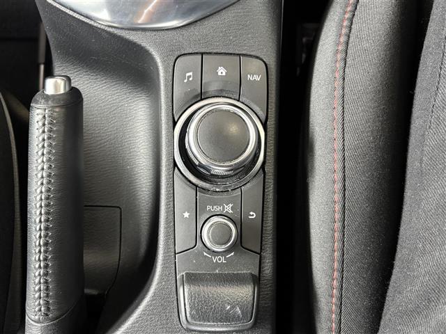 デミオ ＸＤツーリング　純正ナビ　ヘッドアップディスプレイ　ディーゼルターボ　バックカメラ　ＥＴＣ　パドルシフト　チルトステアリング　クルーズコントロール　ステアリングスイッチ　　横揺れ防止装置　衝突軽減　純正アルミホイール（16枚目）