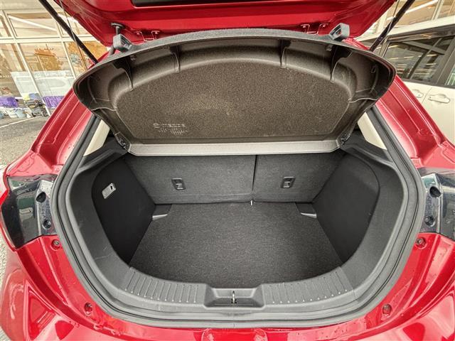 デミオ ＸＤツーリング　純正ナビ　ヘッドアップディスプレイ　ディーゼルターボ　バックカメラ　ＥＴＣ　パドルシフト　チルトステアリング　クルーズコントロール　ステアリングスイッチ　　横揺れ防止装置　衝突軽減　純正アルミホイール（29枚目）