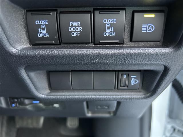 シエンタ ハイブリッドＧ　純正ナビ　ディスプレイオーディオ　両側パワースライド　パノラミックビューモニター　ＥＴＣ　レーダークルーズコントロール　ＡＣ１００Ｖ　ブラインドスポットモニター　衝突軽減ブレーキ　車線逸脱システム（6枚目）