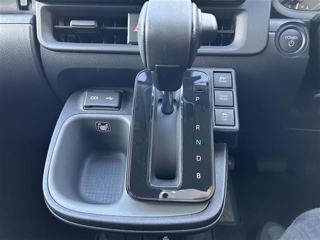 シエンタ ハイブリッドＧ　純正ナビ　ディスプレイオーディオ　両側パワースライド　パノラミックビューモニター　ＥＴＣ　レーダークルーズコントロール　ＡＣ１００Ｖ　ブラインドスポットモニター　衝突軽減ブレーキ　車線逸脱システム（12枚目）