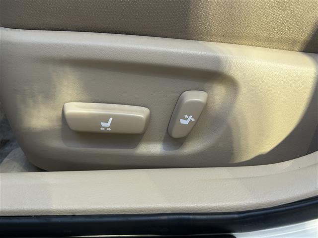 マークＸ ２５０Ｇ　リラックスセレクション　ワンオーナー　純正ＳＤナビ　Ｂｌｕｅｔｏｏｔｈ接続　全席パワーウインドウ　ＭＴモード付６速　ドアバイザー　前後コーナーセンサー　ウインカー付きミラー　純正１６インチＡＷ　プッシュスタート（9枚目）