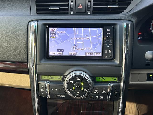 マークＸ ２５０Ｇ　リラックスセレクション　ワンオーナー　純正ＳＤナビ　Ｂｌｕｅｔｏｏｔｈ接続　全席パワーウインドウ　ＭＴモード付６速　ドアバイザー　前後コーナーセンサー　ウインカー付きミラー　純正１６インチＡＷ　プッシュスタート（12枚目）