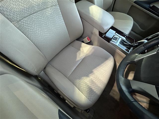 マークＸ ２５０Ｇ　リラックスセレクション　ワンオーナー　純正ＳＤナビ　Ｂｌｕｅｔｏｏｔｈ接続　全席パワーウインドウ　ＭＴモード付６速　ドアバイザー　前後コーナーセンサー　ウインカー付きミラー　純正１６インチＡＷ　プッシュスタート（14枚目）