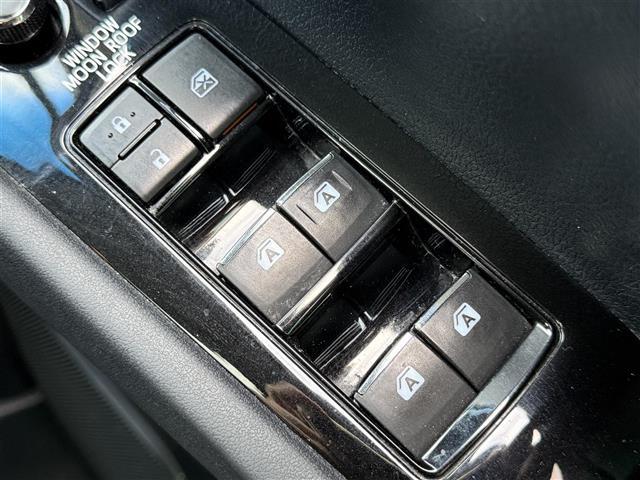 ヴェルファイア ２．５Ｚ　Ａエディション　純正９インチＳＤナビ　ＥＴＣ　Ｂｌｕｅｔｏｏｔｈ接続　バックモニター　サンルーフ　純正１８インチナビ　レーダークルーズコントロール　サイドバイザー　両側パワスラ　社外ステアリング（12枚目）