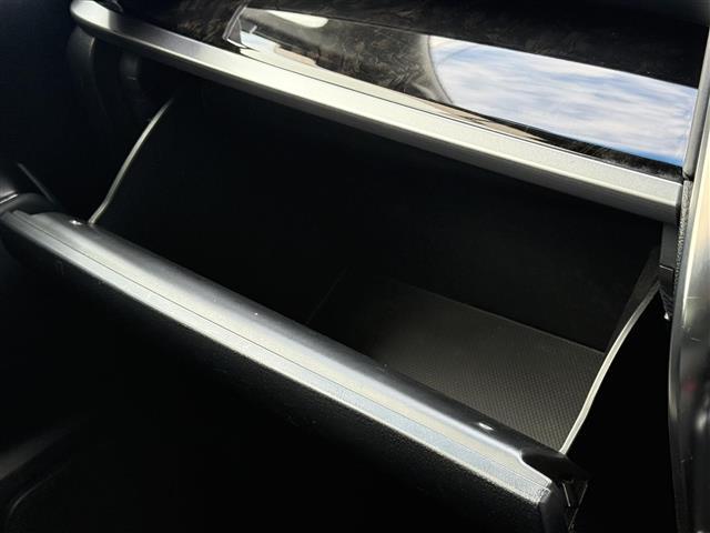 ヴェルファイア ２．５Ｚ　Ａエディション　純正９インチＳＤナビ　ＥＴＣ　Ｂｌｕｅｔｏｏｔｈ接続　バックモニター　サンルーフ　純正１８インチナビ　レーダークルーズコントロール　サイドバイザー　両側パワスラ　社外ステアリング（22枚目）