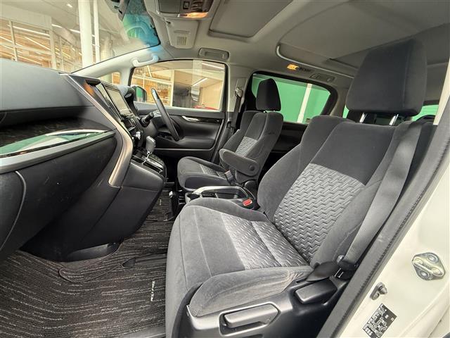 ヴェルファイア ２．５Ｚ　Ａエディション　純正９インチＳＤナビ　ＥＴＣ　Ｂｌｕｅｔｏｏｔｈ接続　バックモニター　サンルーフ　純正１８インチナビ　レーダークルーズコントロール　サイドバイザー　両側パワスラ　社外ステアリング（32枚目）