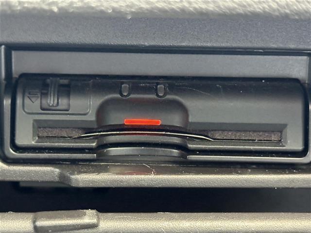 セレナ Ｘ　Ｖセレクション　純正ＳＤナビ　ＣＤ　ＤＶＤ　ワンオーナー　アラウンドビューモニター　ドライブレコーダー　クルーズコントロール　両側パワースライドドア　ＥＴＣ　エマージェンシーブレーキ　アイドリングストップ（7枚目）