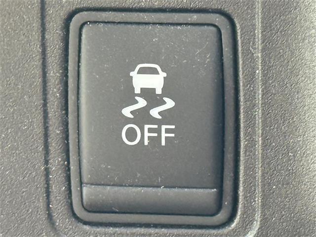 セレナ Ｘ　Ｖセレクション　純正ＳＤナビ　ＣＤ　ＤＶＤ　ワンオーナー　アラウンドビューモニター　ドライブレコーダー　クルーズコントロール　両側パワースライドドア　ＥＴＣ　エマージェンシーブレーキ　アイドリングストップ（9枚目）