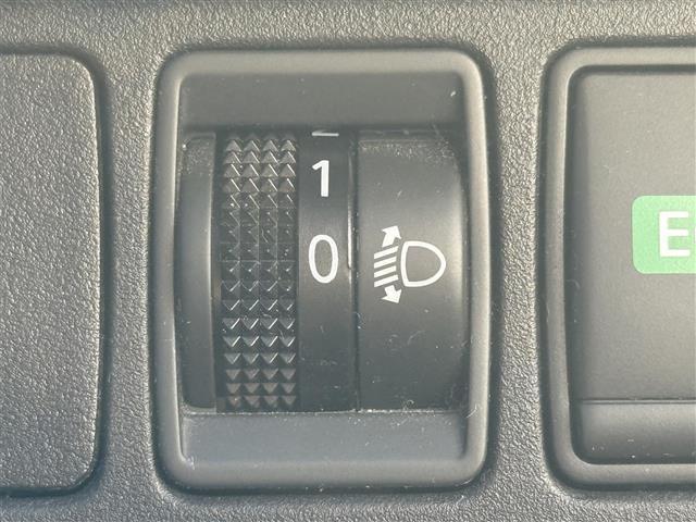 セレナ Ｘ　Ｖセレクション　純正ＳＤナビ　ＣＤ　ＤＶＤ　ワンオーナー　アラウンドビューモニター　ドライブレコーダー　クルーズコントロール　両側パワースライドドア　ＥＴＣ　エマージェンシーブレーキ　アイドリングストップ（11枚目）