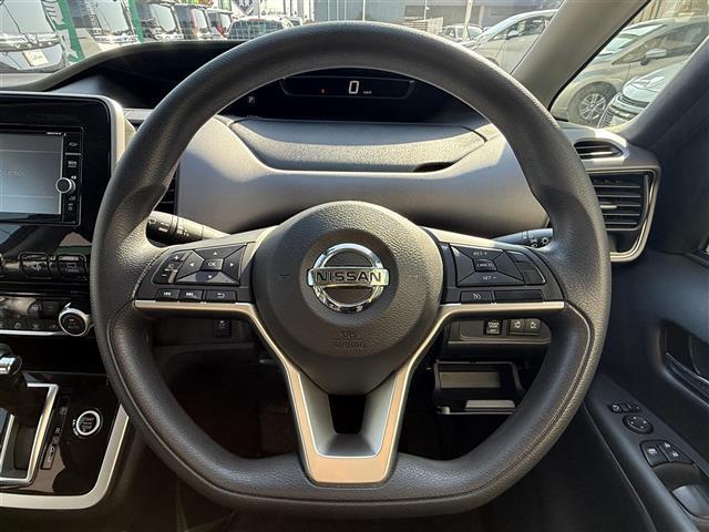 セレナ Ｘ　Ｖセレクション　純正ＳＤナビ　ＣＤ　ＤＶＤ　ワンオーナー　アラウンドビューモニター　ドライブレコーダー　クルーズコントロール　両側パワースライドドア　ＥＴＣ　エマージェンシーブレーキ　アイドリングストップ（29枚目）