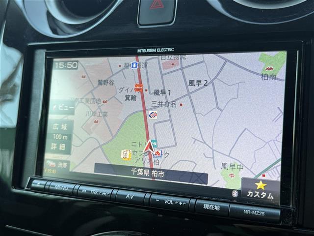 ノート ワンオーナー 純正SDナビ 純正フロアマット サイドバイザー オートライト 全方位カメラ 電子インナーミラー 電動格納ミラー スマートキー スペアキ―(3枚目)